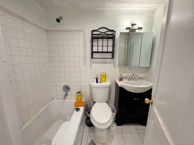 Photo - 85-16 Little Neck Pkwy