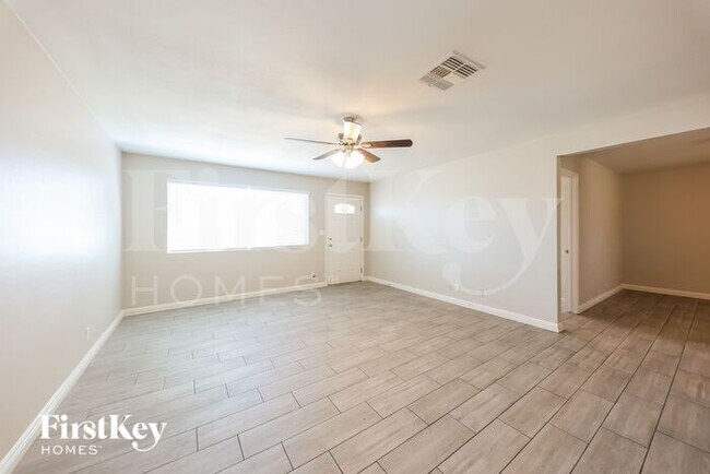 Photo - 13642 N 31st Dr