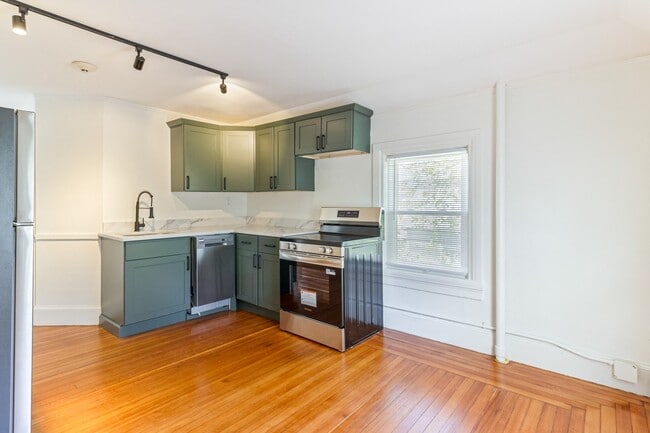 Photo - 169 Waterman St Unidad 5