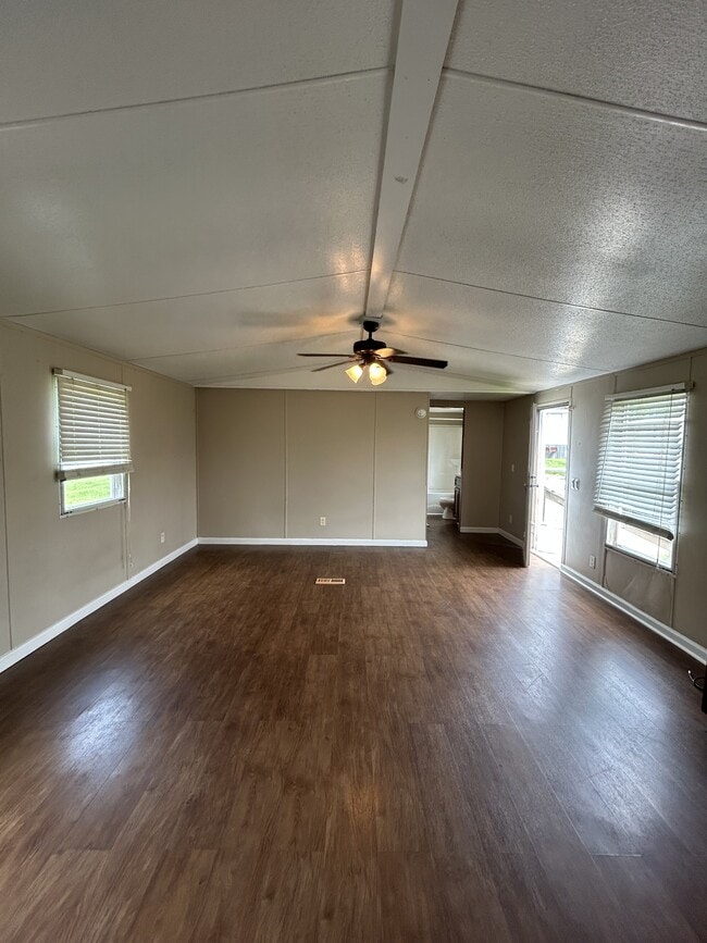 Photo - 313 Belew St