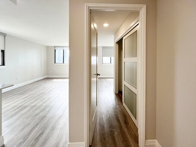 1101 Bay