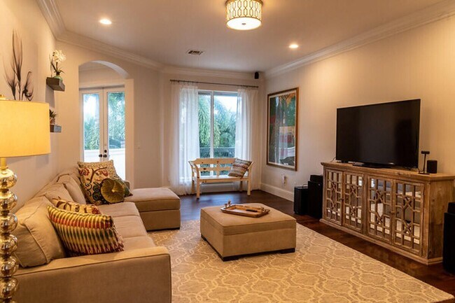 Photo - 2280 Queen Palm Rd