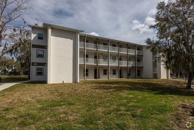 Building Photo - 6519 W Newberry Rd Rental