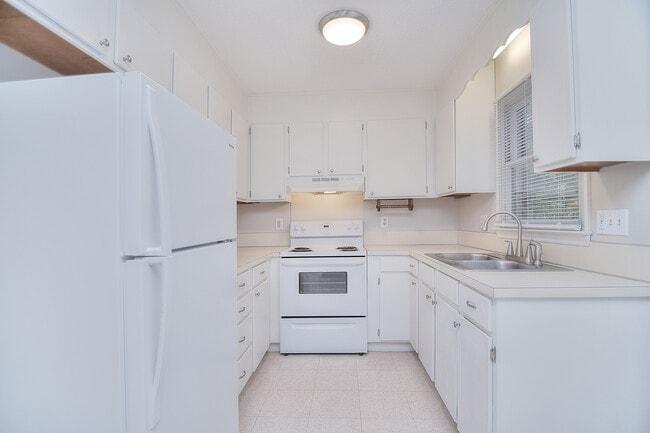 Building Photo - 345 Sunny Hill Dr Unit 345