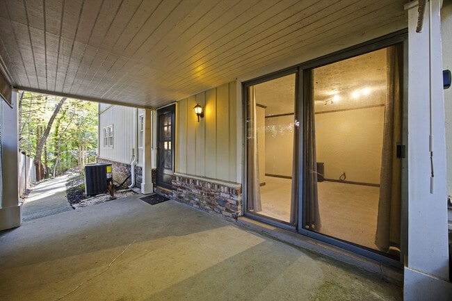 Photo - 943 Ferncliff Rd NE Unidad C