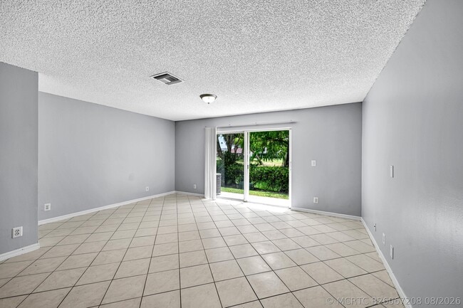 8658 S Southgate Shores Cir