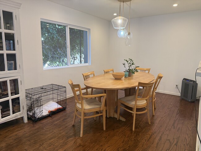 Photo - 6748 Hillpark Dr Unit 305