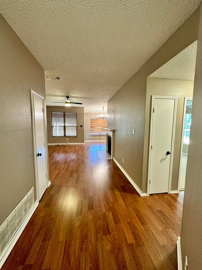 Photo - Single Family House in Arlington 76001