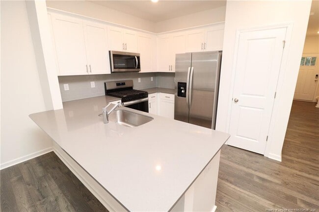 384 Freestall Dr