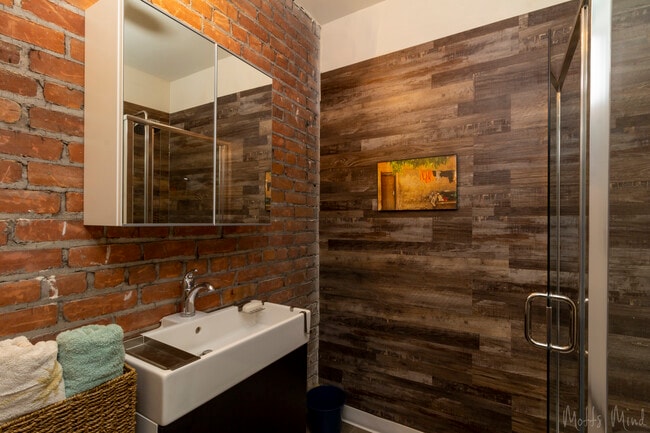 Elaine Lofts