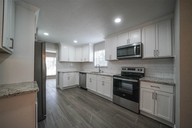 Building Photo - 7818 Beaufort Dr
