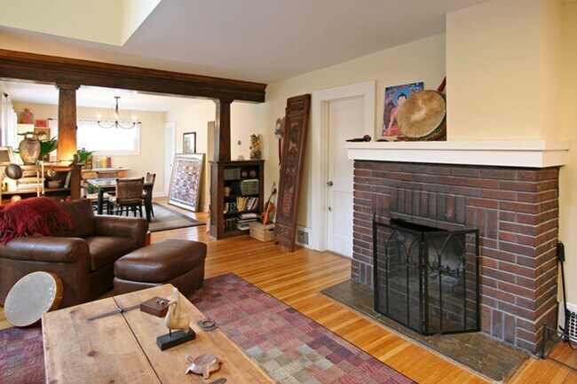 Photo - 3910-3912 Thomas Ave South Unit 3910