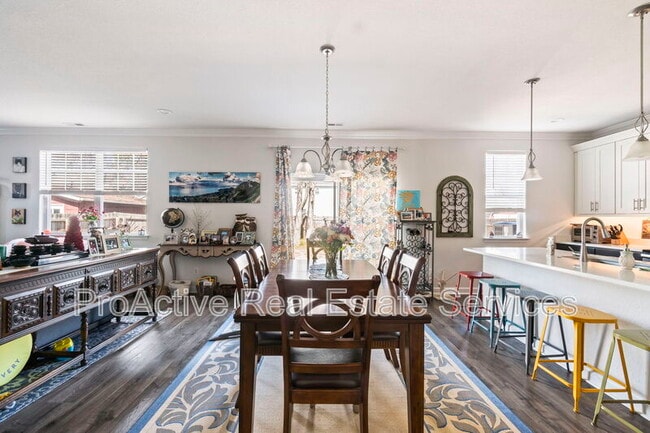 Photo - 3630 Buckingham St