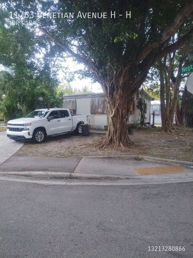 Photo - 11763 Venetian Ave Unit H