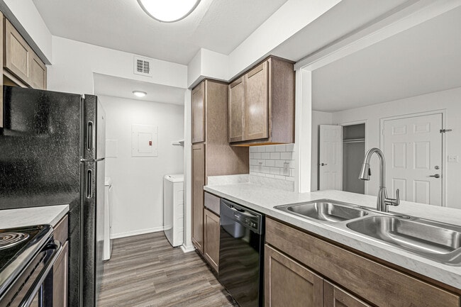 Enclave at Eagle Creek Apartments