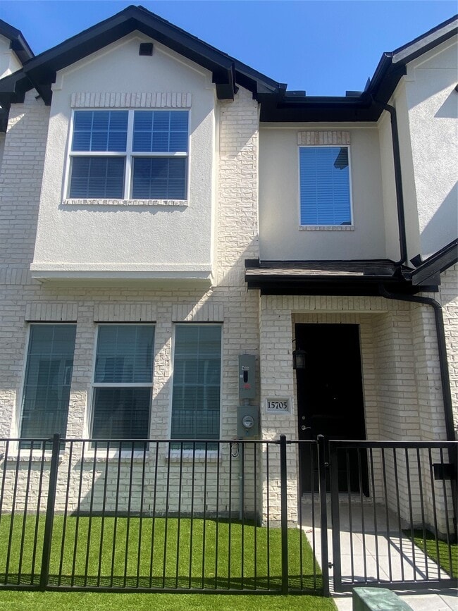 Building Photo - 15705 Sterling Knight Dr