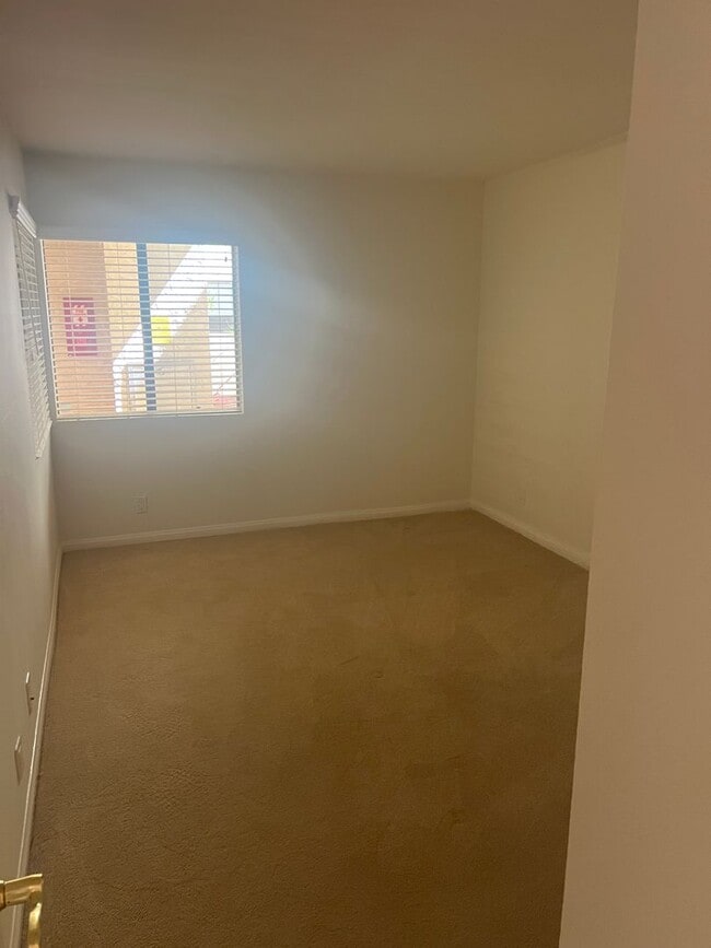 Photo - Huge 2 bed 2 bath condo.  2 balconies peek a boo ocean views