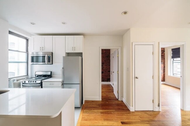 Photo - 141 W 10th St Unit 21