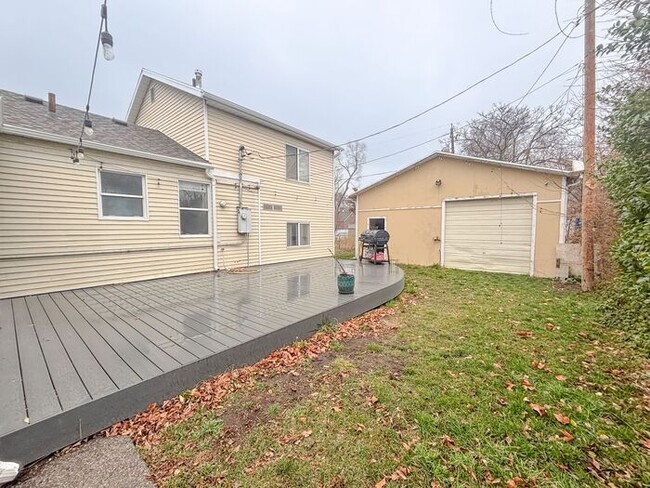 Photo - 2 bed 2 bath home with expansive garage and lot's of updates!