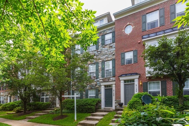 Building Photo - 3 Bed 3.5 Bath - Silver Spring Townhouse -...