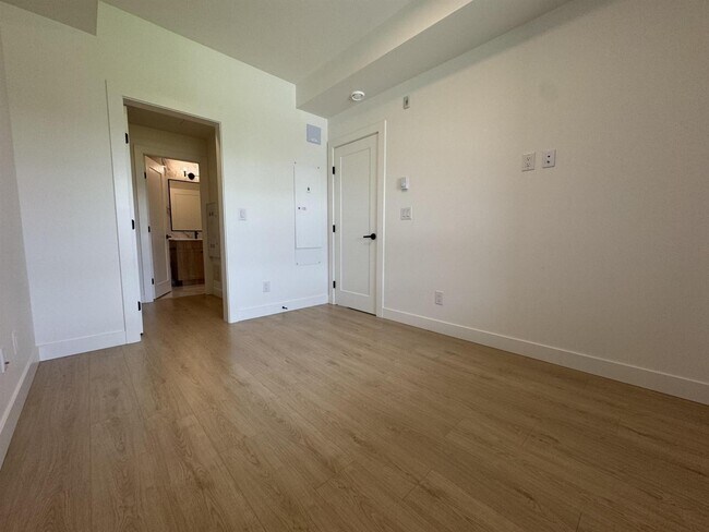 Photo - 19953-19976 76 Ave Unité 205