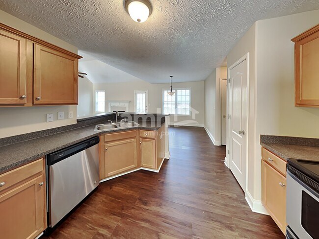 Photo - 3892 Refinement Way