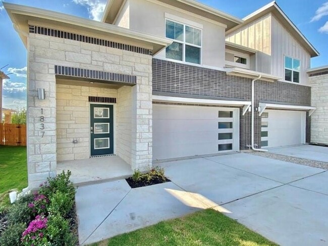 Photo - 1837 Bonham Ln