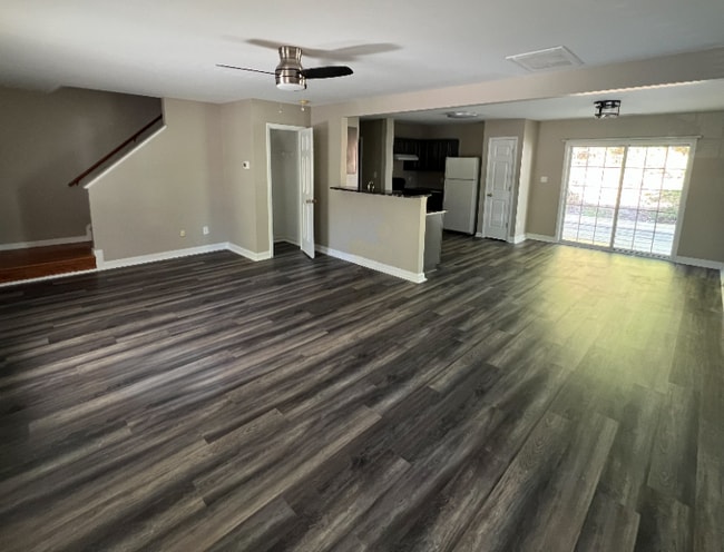 Photo - 4712 Silverdene St