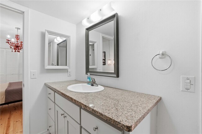 Photo - 10 Dogwood Cir