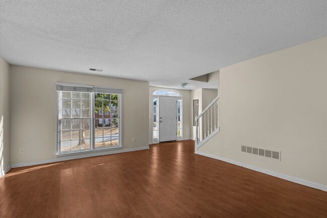 Photo - 2155 Southbrook Ridge NW