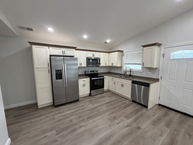 Photo - 75 Bluegrass Rd