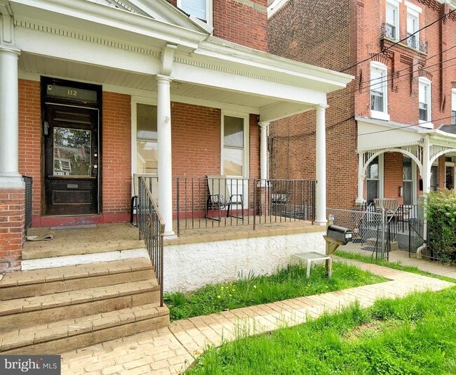 Building Photo - 112 Haws Ave Unit 1