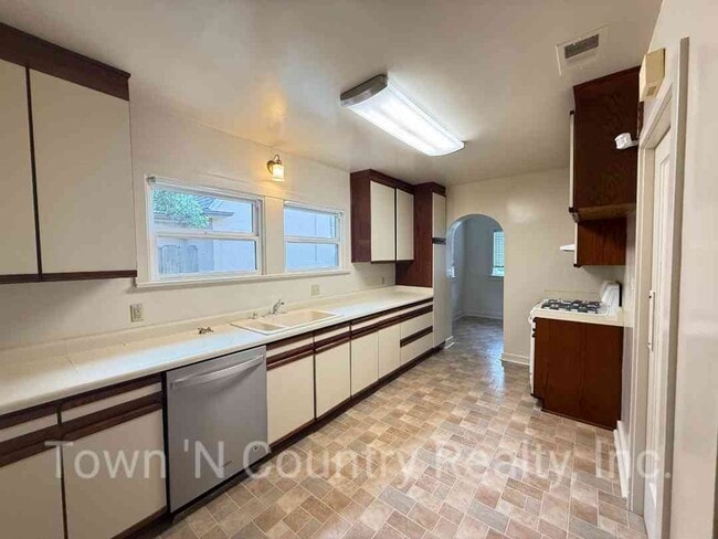 Photo - 139 Chestnut St