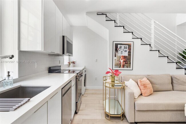 Photo - 1610 Euclid Ave Unit A110