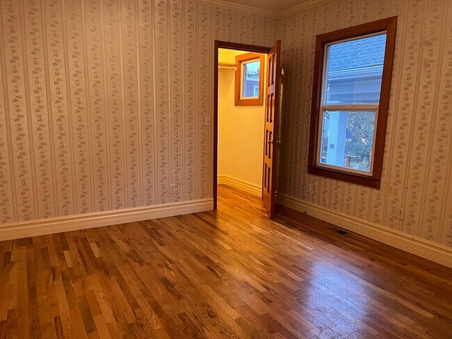 Photo - Cozy 2 Bedroom Home Nestled Between Greenlake and the Woodland Park Zoo