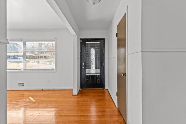 Photo - 4010 Emerald Lake Dr