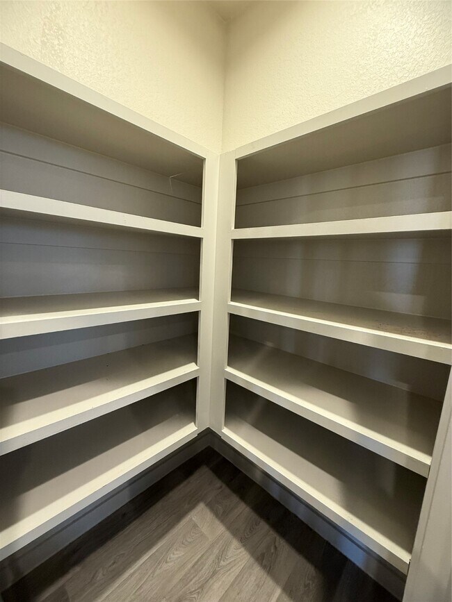 Photo - 12810 Harlesden Ln