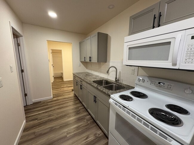 Photo - Rent Special on Affordable Duplex in Ender...