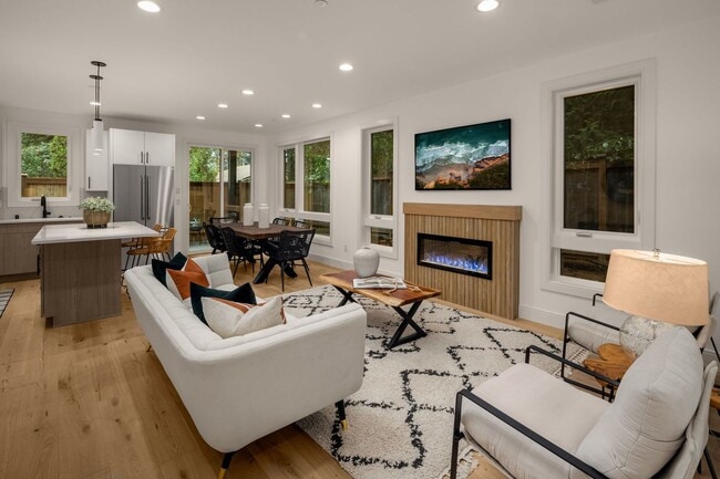 Photo - 2bd/3ba Kirkland Home