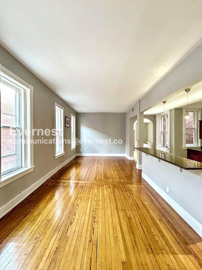 Photo - 2034 W Grace St Unit Apt B