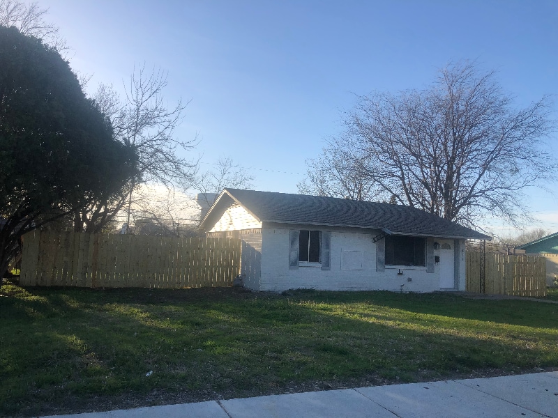 Photo - 821 Powell Rd