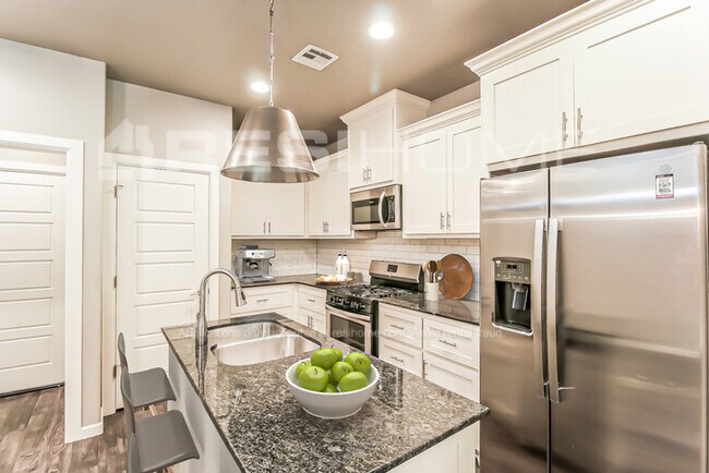 Photo - 421 Windhill Ave