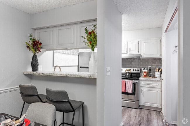 1BR, 1BA - 846SF - Chapel Creek