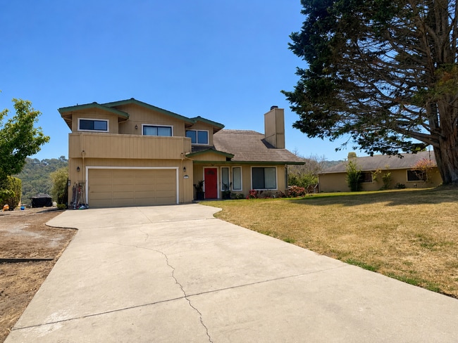 Building Photo - Beautiful Royal Oaks Home