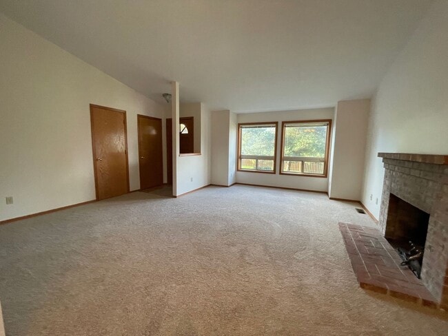11032 SW 47th Ave