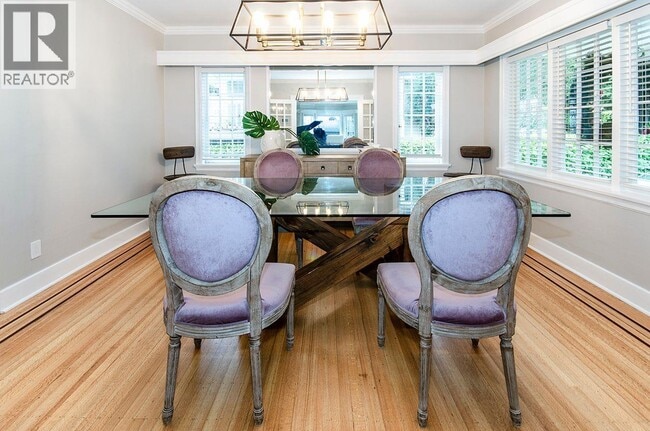 Photo - 6713 Arbutus St