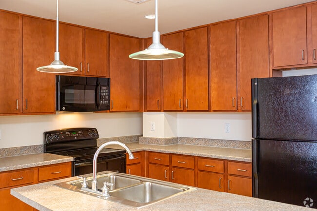 1 BR, 1 BA - 600 SF