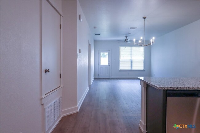 Photo - 618 Campus St