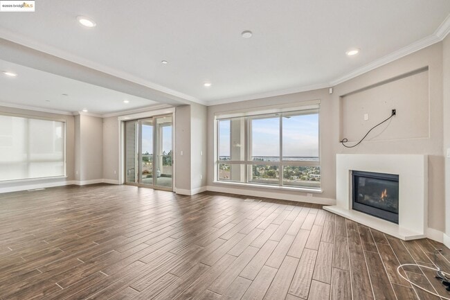 Building Photo - 6733 Skyview Dr Rental