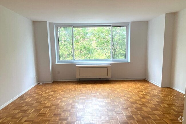 Building Photo - 250 S End Ave Rental